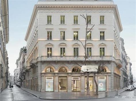 il caso negozio fendi a roma|Furto Fendi Roma, cosa hanno rubato nello store in Centro: .